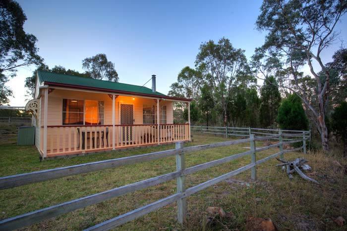 Accommodation Creek Cottages & Sundown View Suites Ballandean الغرفة الصورة
