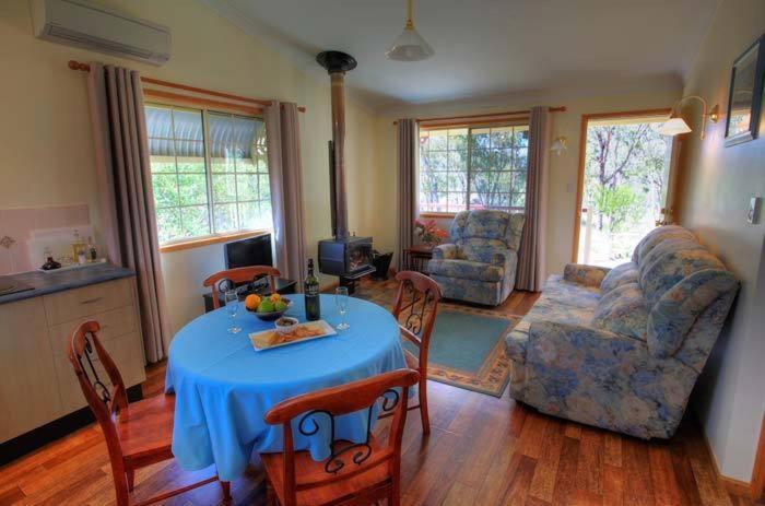 Accommodation Creek Cottages & Sundown View Suites Ballandean المظهر الخارجي الصورة