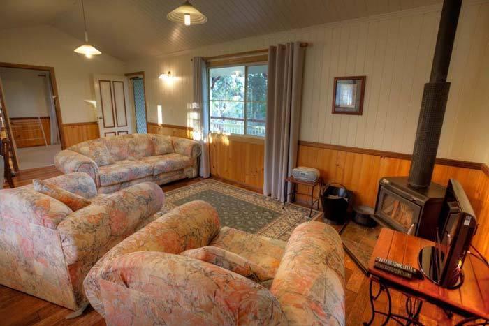 Accommodation Creek Cottages & Sundown View Suites Ballandean الغرفة الصورة